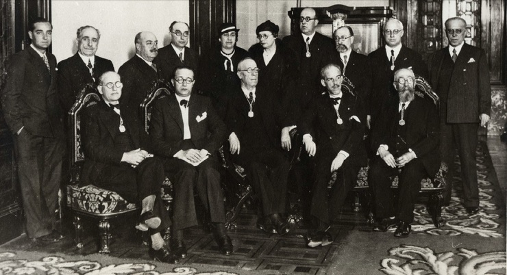 Enrique Peinador asiste á recepción de Castelao na sede da RAG na Coruña (1934) / Galipedia