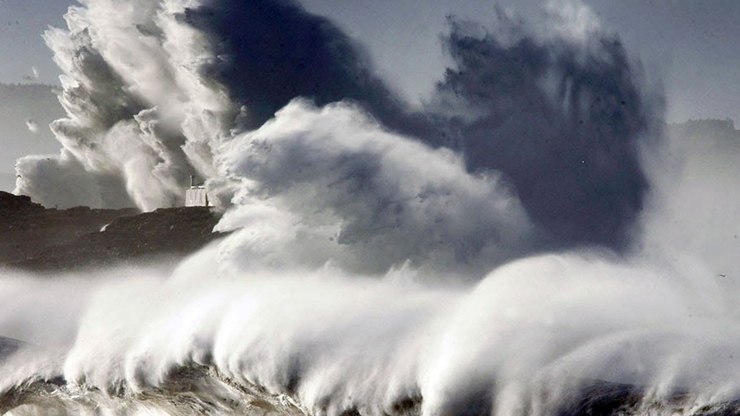 Alerta laranxa por ondas de cinco a sete metros no litoral atlántico galego