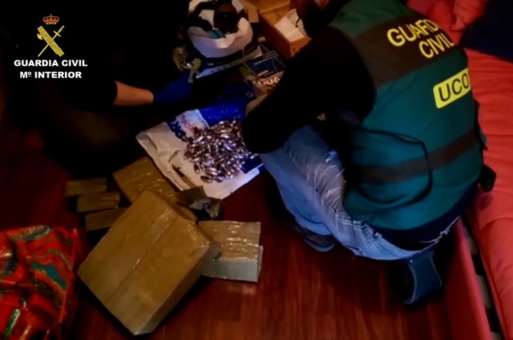 Detidas 10 persoas dunha rede de distribución de cocaína e haxix en Galicia e Norte de Portugal