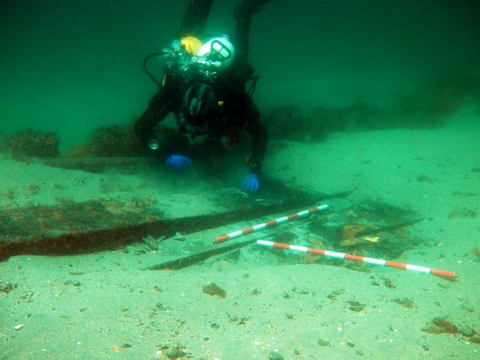 Este luns comeza a excavación do buque de guerra do século XVI afundido na ría de Ribadeo
