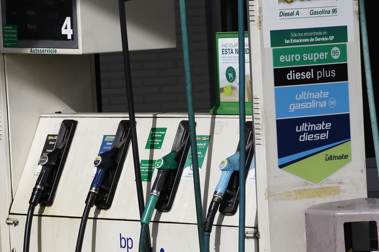 Debate trala decisión da Xunta de apoiar as gasolineiras automáticas: un aforro ou máis paro?
