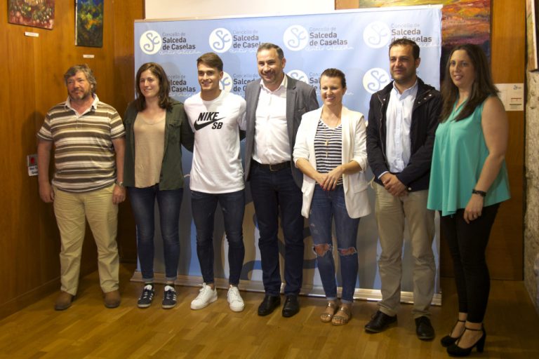 Denis Súarez presenta no seu Salceda natal unha Escola de Fútbol para o “desenrolo integral” dos nenos