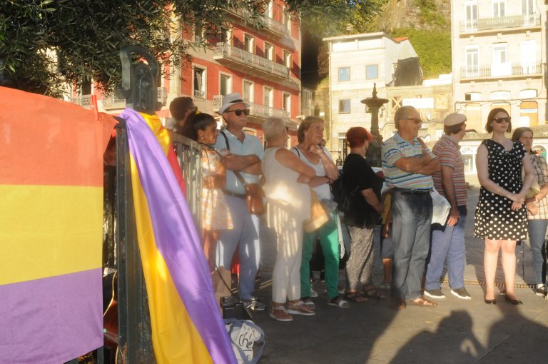 Republicanos de Vigo lembran a colocación hai 86 anos dunha placa no centro de Vigo