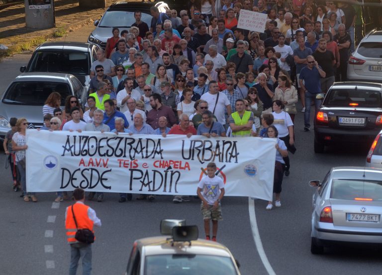 Protesta contra a peaxe en Rande / Miguel Núñez.