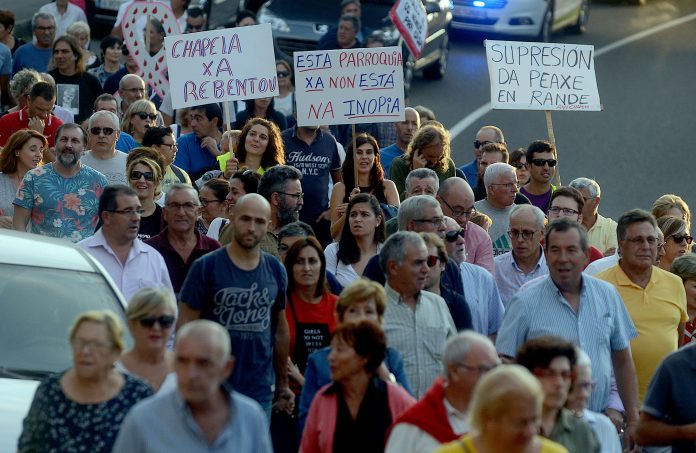 Protesta contra a peaxe en Rande / Miguel Núñez.