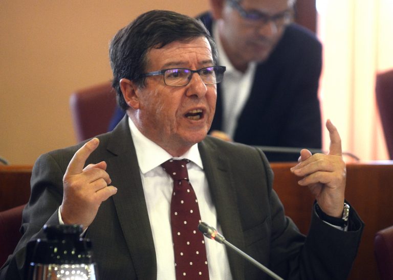 O concelleiro vigués López Font, acusado de mentir en TV: “Sempre quedan camas libres no albergue”
