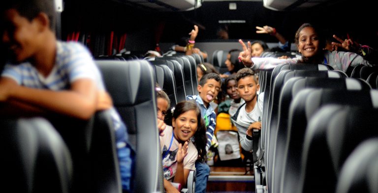 Os nenos saharauís despídense de Vigo despois das súas Vacacións en Paz