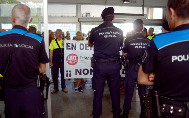 Protesta no Concello de Vigo dos traballadores da zona azul / Miguel Núñez