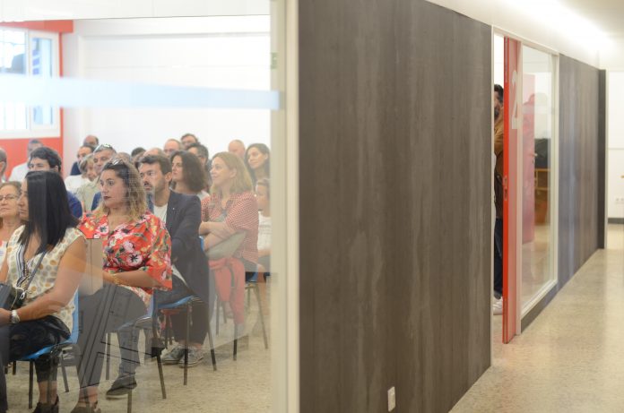 Inauguración das novas instalacións da escola de deseño Aula D / Miguel Núñez.