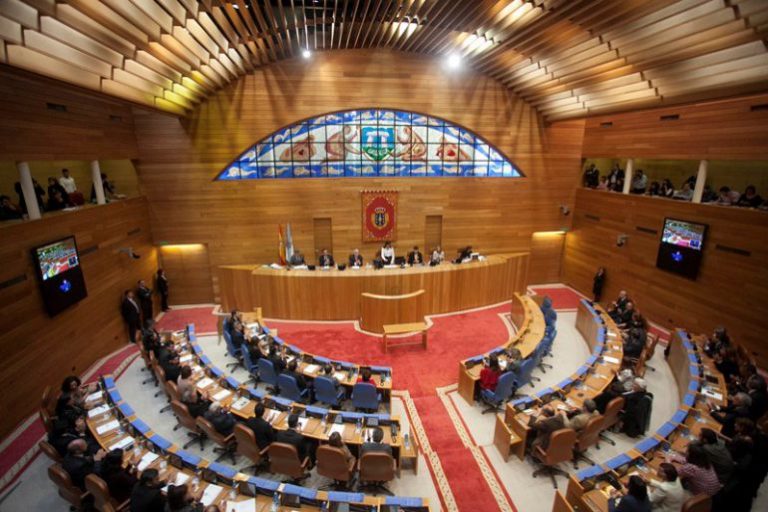 O Parlamento galego pide prazos e diñeiro para a conexión de Vigo con Porto
