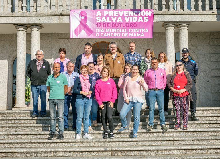 Salvaterra desperta conciencias no Día contra o Cancro de Mama, que afecta a 1 de cada 8 mulleres