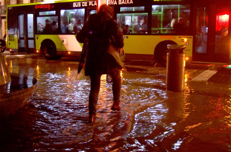 Vigo en fotos: Un día de chuvia, un intre de furia