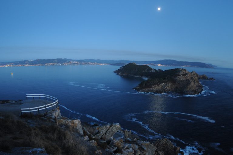 A Plataforma pola Defensa da Ría de Vigo acusa ás empresas instaladas no Porto de verter residuos ao mar