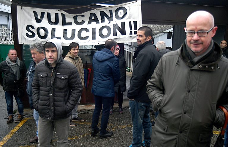 Traballadores de Vulcano alertan de que están “ao límite e desesperados”