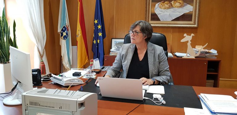 A alcaldesa de Porriño cesa a dous concelleiros por “ineficacia, deslealdade e ofrecementos ao PP”
