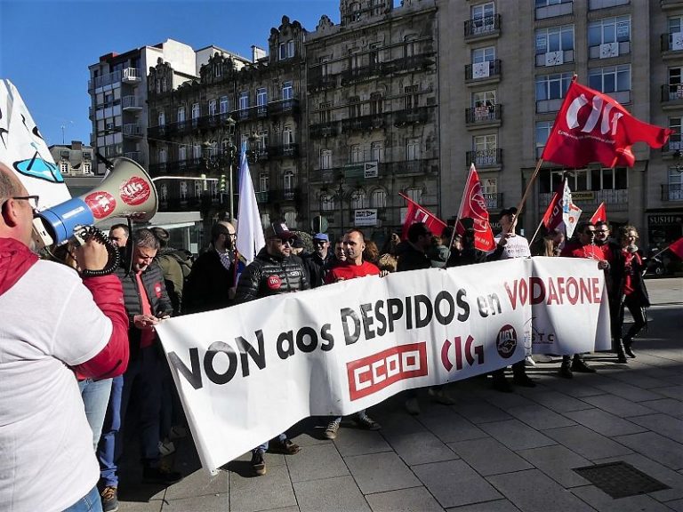“Vodafone ten beneficios, despide por vicio”: Concentración en Vigo contra o ERE da empresa de telefonía