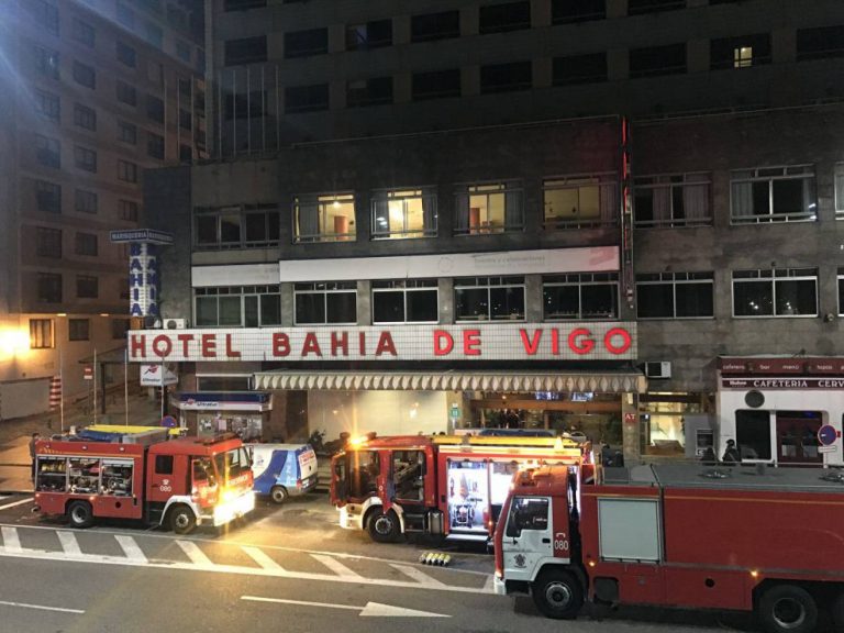 Máis de 140 hóspedes evacuadas do Hotel Baía de Vigo debido a un incendio