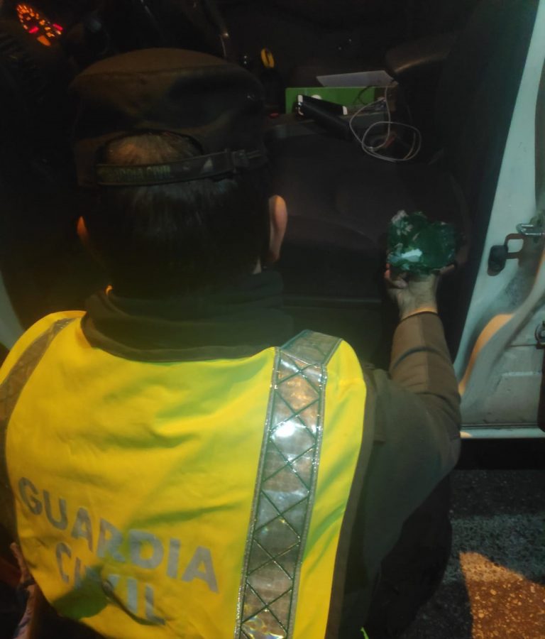 Un gran operativo contra o consumo de drogas no Morrazo acabou coa detención dun veciño de Moaña