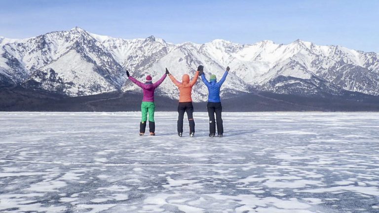 A experiencia de Chus Lago e Verónica Romero no Baikal: “principios de conxelación” a -40º