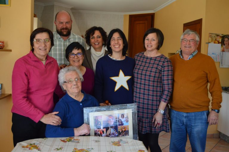 Dora, muller excepcional de Tomiño, onde naceu en 1919: máis de cen anos de traballo e paixón polos seus