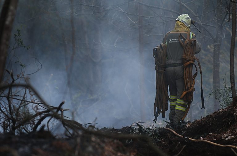 Activo un novo incendio forestal en Cangas