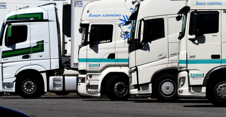 Transportistas reclaman a creación dun aparcadoiro seguro para camións nas inmediacións de Vigo