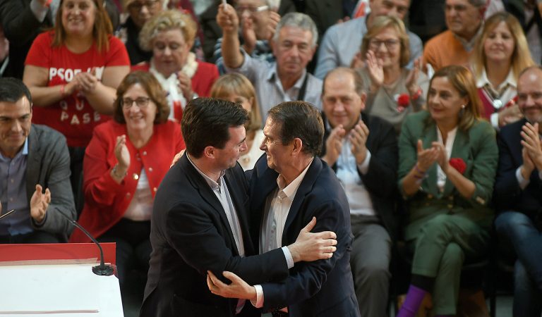 O PSdeG confunde a Abel Caballero co seu sobriño Gonzalo e nomea  por erro o alcalde de Vigo portavoz no Parlamento galego