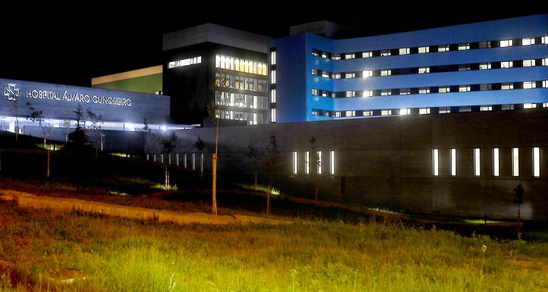 Unha asociación esixe auditar os “incumprimentos” da concesionaria do Hospital Álvaro Cunqueiro