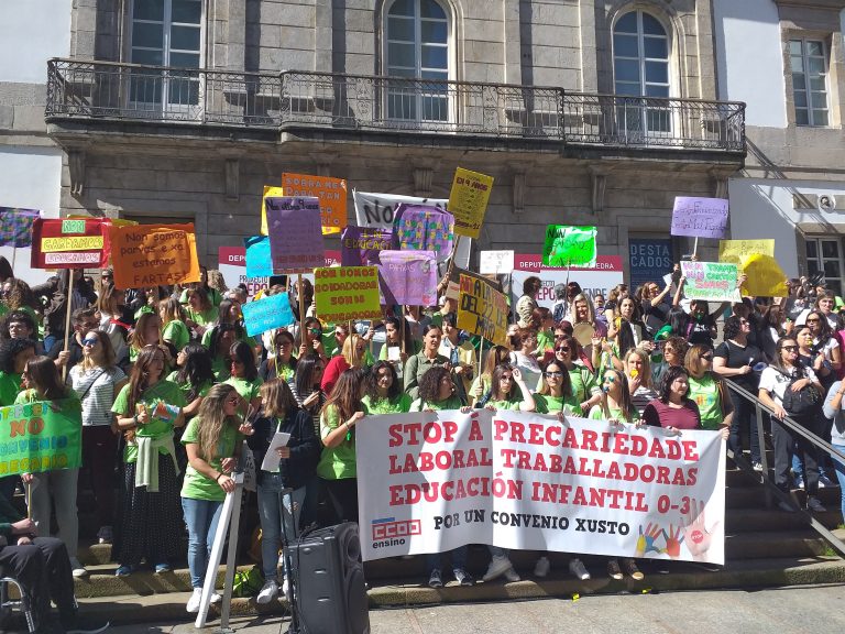 Concentración en Vigo de máis de 200 educadoras infantís por un convenio digno