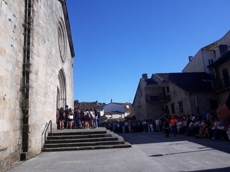 Redondela despídese  nun funeral multitudinario dos tres novos falecidos na AP-9