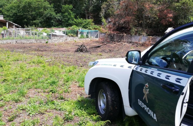 A Garda Civil investiga a un veciño de Vigo por un delito de incendio forestal en Cangas ocasionado por neglixencia