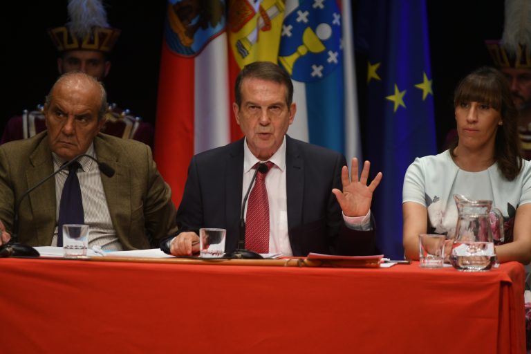 Abel Caballero lembra ao PP que o Goberno de Sánchez “desbloqueou” todos os proxectos paralizados por Rajoy en Vigo