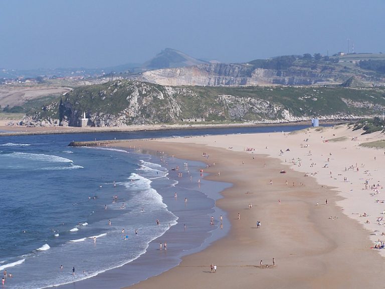 Identifican a un vigués desaparecido hai 25 anos cuxos restos se atoparon nunha praia de Cantabria