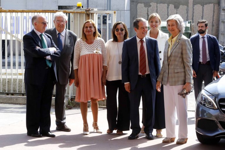 O Banco de Alimentos de Vigo recibe a visita da raíña Sofía