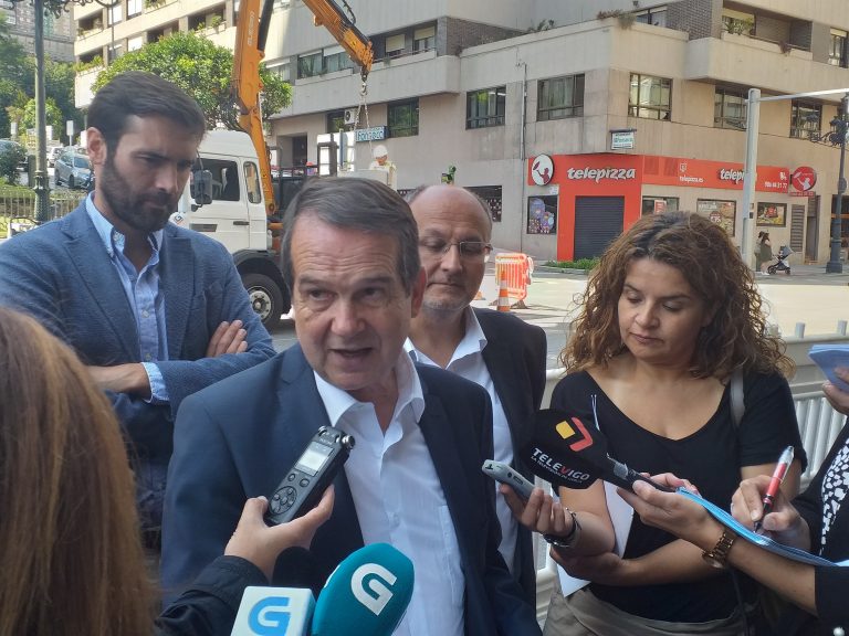 Máis dun millón e medio de euros para a reforma do último tramo de García Barbón, “atrasada pola Xunta”