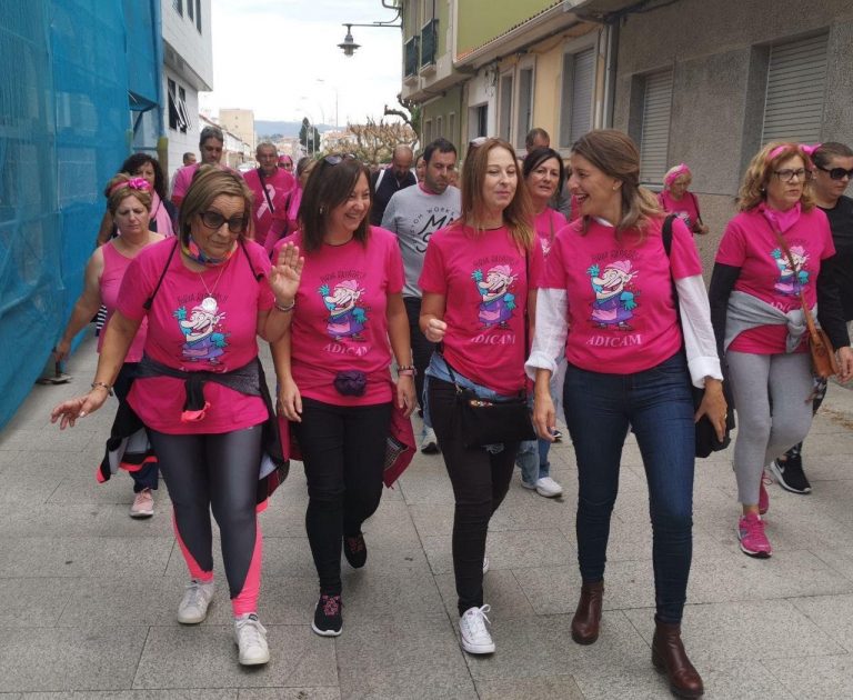 Marcha solidaria en Cangas para reclamar “recursos para a investigación” do cancro de mama