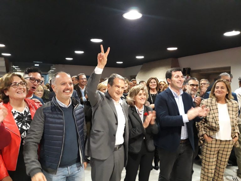 A ministra de Sanidade pide en Vigo o voto para parar “a ameaza para a democracia” que supoñen “as tres dereitas”