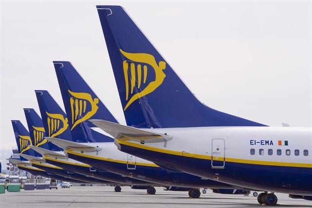 Un xulgado de Vigo rexeita a demanda de dous pasaxeiros que denunciaron a Ryanair por  superar o límite da equipaxe