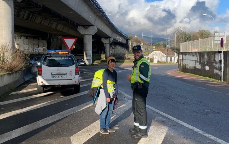 A Garda Civil devolve ao Camiño de Santiago unha peregrina xaponesa que camiñaba pola A-55