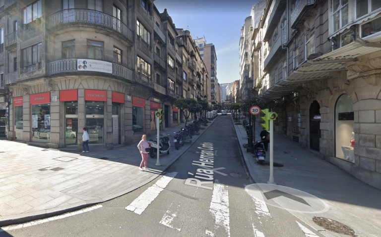 O Concello de Vigo, condenado a indemnizar con 18.000 euros a unha muller que caeu na rúa polo mal estado dunha baldosa
