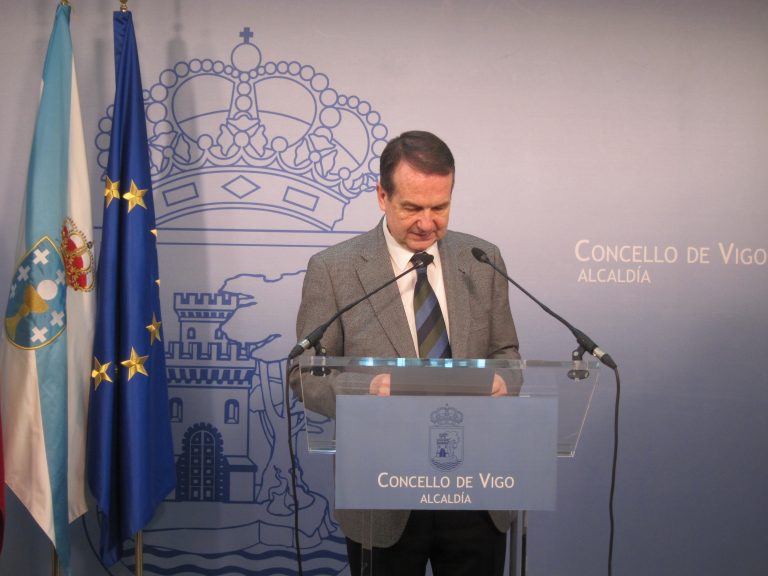 O alcalde de Vigo pregúntase “cantas” axudas públicas concedéronse a aeroportos