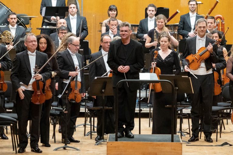 A Real Filharmonía de Galicia reúnese co seu público no Teatro Afundación para “coñecer as súas impresións”