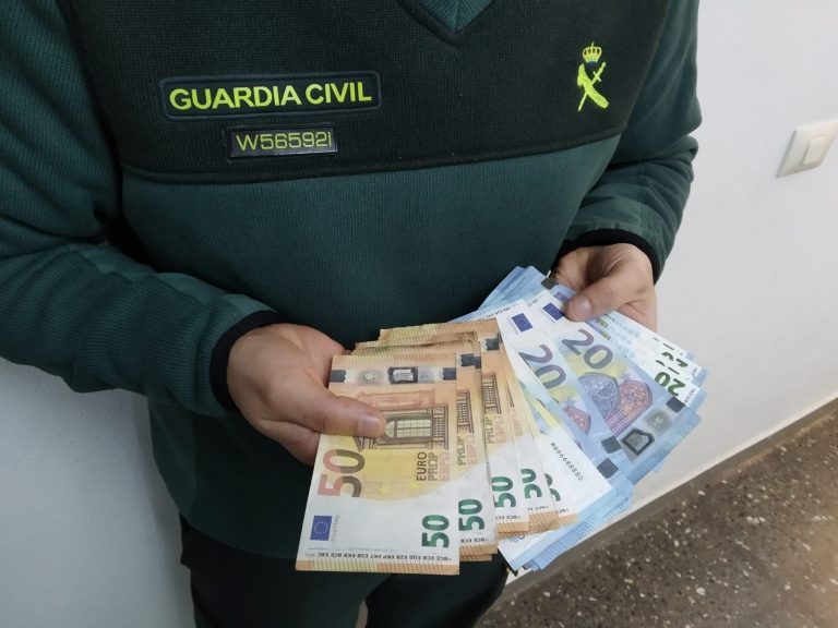 Investigado un veciño de Arbo con 1.130 euros en billetes falsos