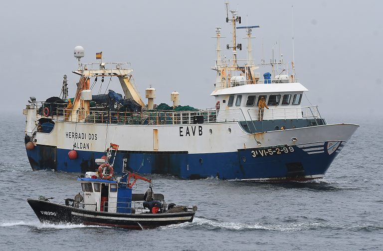 Armadores de Vigo reclaman que se autorice a compra de probas de COVID-19 para tripulantes