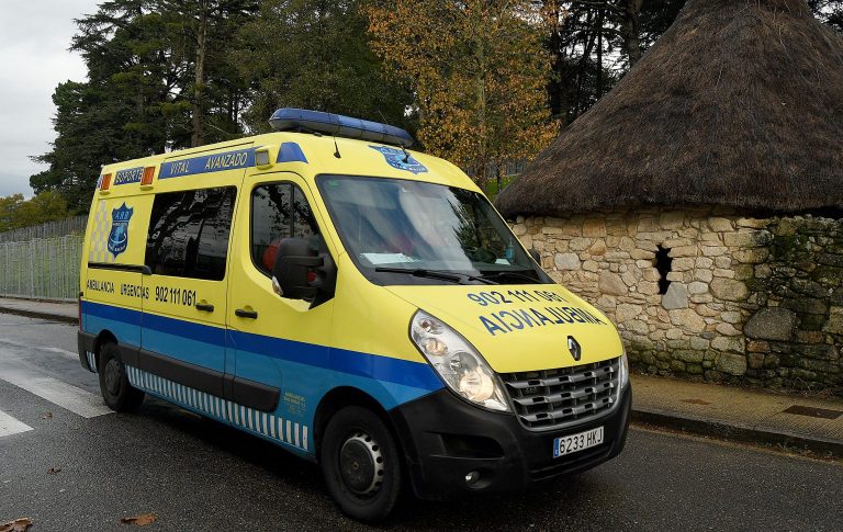 O SERGAS pretende que as ambulancias de emerxencias vaian sen persoal sanitario, só co condutor