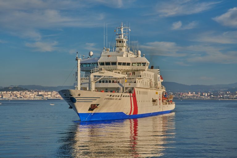 O buque hospital ‘Esperanza do Mar’ parte de Vigo para apoiar a frota que faena nos Azores
