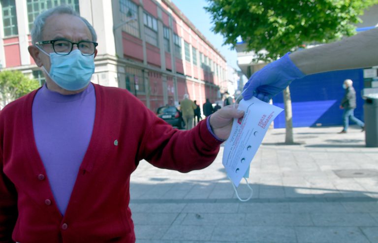 Vigo pecha a compra de 100.000 máscaras, que chegarán en dúas semanas