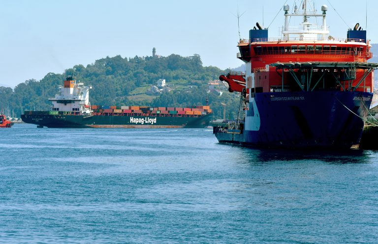 A Secretaría Xeral de Pesca busca colaborar co Porto de Vigo de cara o crecemento azul
