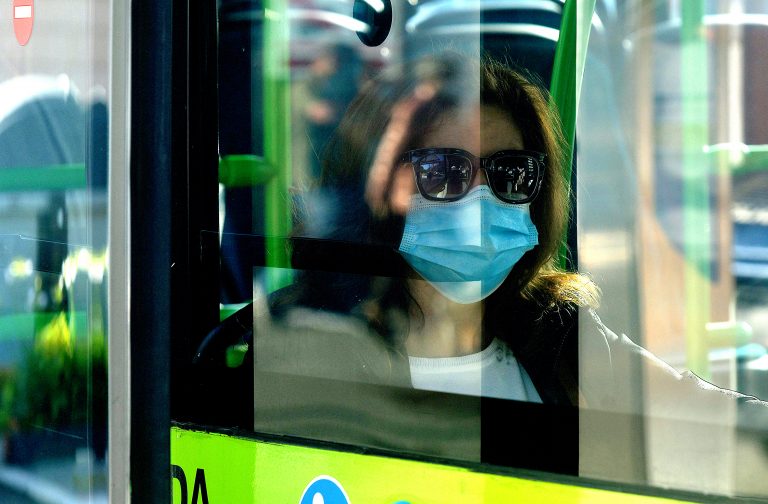 Denunciado un pasaxeiro do bus urbano de Vigo por negarse a utilizar máscara