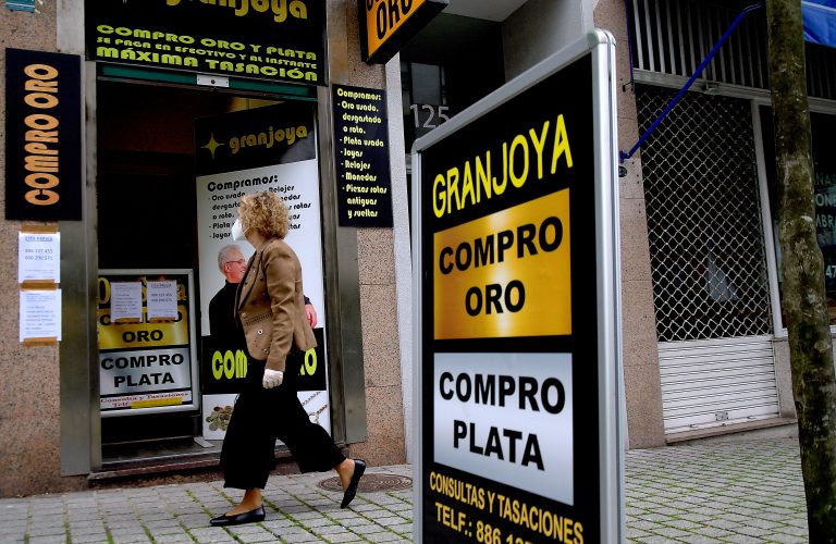 Deteñen a unha coidadora de anciáns por roubar xoias valoradas en máis de 7.000 euros